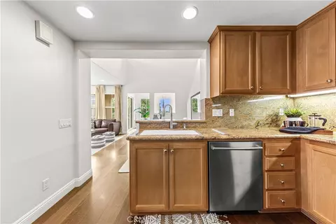 Kitchen - 177 Lockford, Irvine, CA 92602 photo 3 of 4