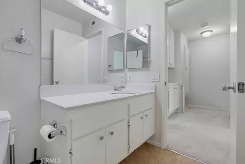 Bath - 59 Thicket #41, Irvine, CA 92614 photo 2 of 3