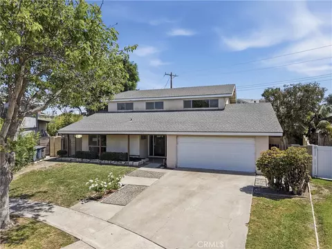 17372 Mira Loma Cir, Huntington Beach, CA 92647