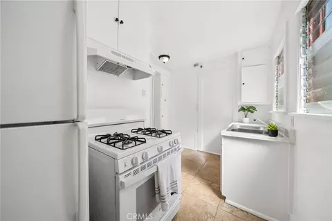 Entry Way - 1174 E 9th St, Long Beach, CA 90813 photo 2 of 2