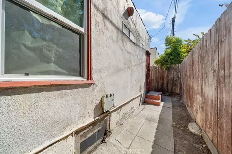 Exterior - 1174 E 9th St, Long Beach, CA 90813 photo 8 of 8