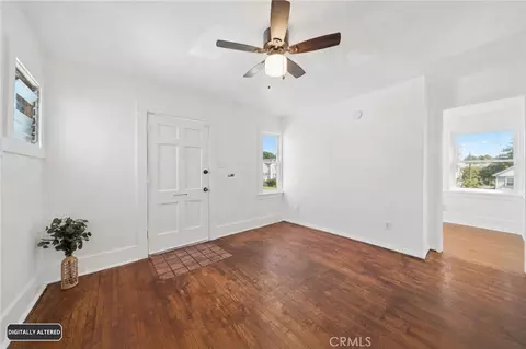 Living - 1174 E 9th St, Long Beach, CA 90813 photo 2 of 5