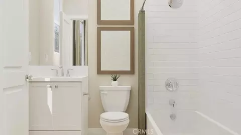 Bath - 500 Park Dr #124, Carson, CA 90745 photo 3 of 4