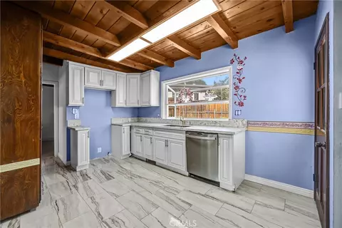 Kitchen - 4308 Cloud Ave, La Crescenta, CA 91214 photo 4 of 4