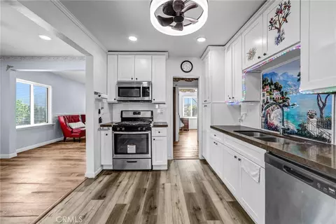 Kitchen - 4308 Cloud Ave, La Crescenta, CA 91214 photo 1 of 4