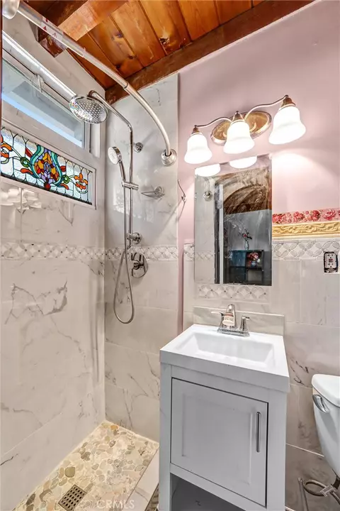 Bath - 4308 Cloud Ave, La Crescenta, CA 91214 photo 2 of 3
