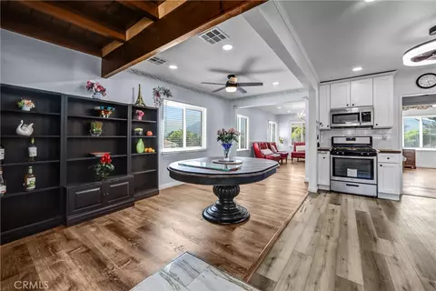 Entry Way - 4308 Cloud Ave, La Crescenta, CA 91214 photo 1 of 2