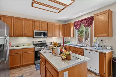 Kitchen - 42124 Orange Blossom, Temecula, CA 92591 photo 3 of 4