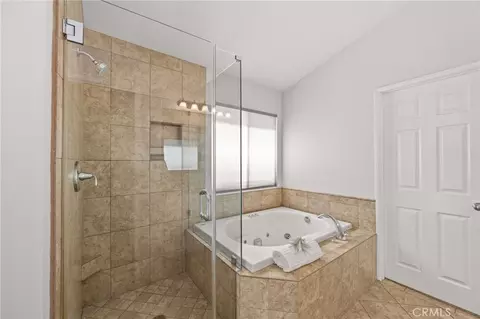 Bath - 753 La Docena, Corona, CA 92879 photo 2 of 4