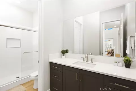 Bath - 109 Glance, Irvine, CA 92618 photo 2 of 4