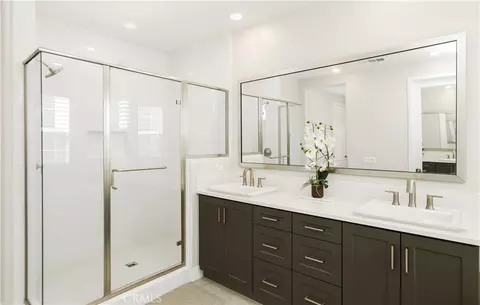 Bath - 109 Glance, Irvine, CA 92618 photo 4 of 4