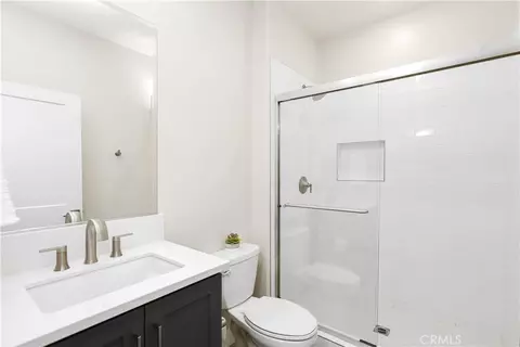 Bath - 109 Glance, Irvine, CA 92618 photo 1 of 4