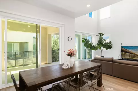 Dining - 109 Glance, Irvine, CA 92618 photo 1 of 2