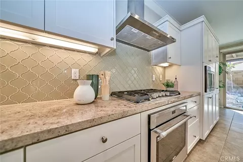 Kitchen - 143 Hargrove, Irvine, CA 92620 photo 4 of 5