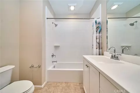 Bath - 143 Hargrove, Irvine, CA 92620 photo 4 of 4