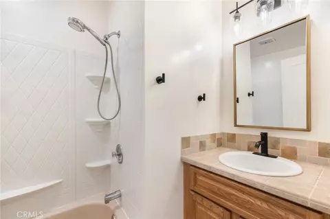 Bath - 1308 Locust, Davis, CA 95618 photo 2 of 2