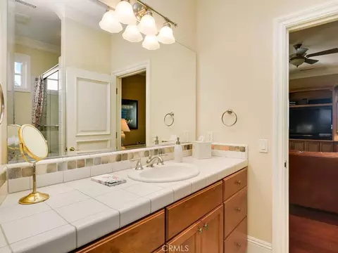 Bath - 31380 Lake Vista Ter, Bonsall, CA 92003 photo 7 of 10