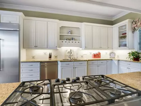 Kitchen - 31380 Lake Vista Ter, Bonsall, CA 92003 photo 3 of 5