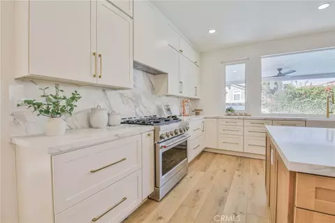 Kitchen - 2162 Sonbria, Tustin, CA 92782 photo 3 of 6
