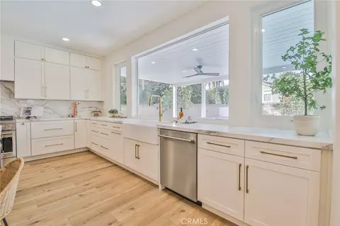 Kitchen - 2162 Sonbria, Tustin, CA 92782 photo 5 of 6