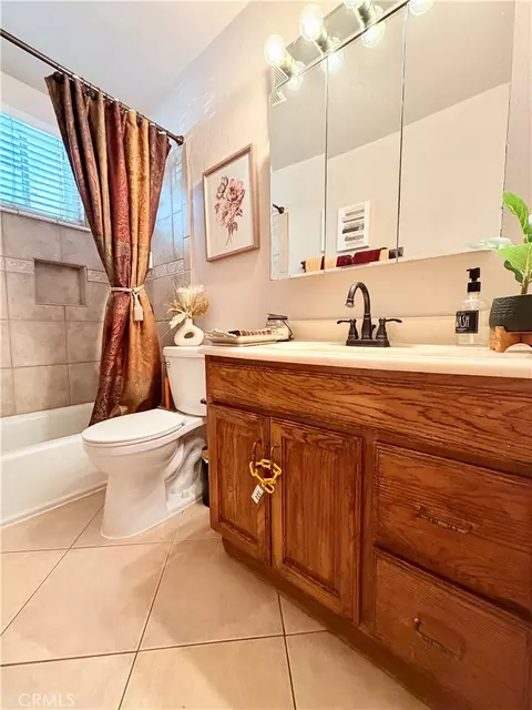 Bath - 11634 Singleton Dr, La Mirada, CA 90638 photo 1 of 3