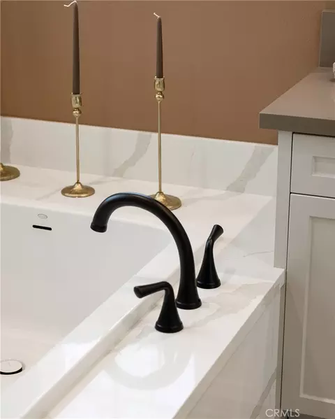 Bath - 39270 Saddle Dr, Palmdale, CA 93551 photo 3 of 3