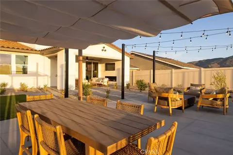 Exterior - 39270 Saddle Dr, Palmdale, CA 93551 photo 3 of 6