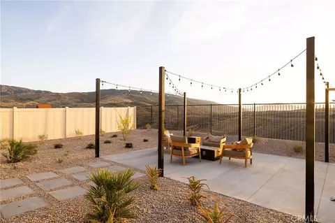 Exterior - 39270 Saddle Dr, Palmdale, CA 93551 photo 5 of 6