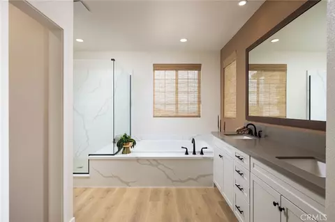 Bath - 39270 Saddle Dr, Palmdale, CA 93551 photo 1 of 3