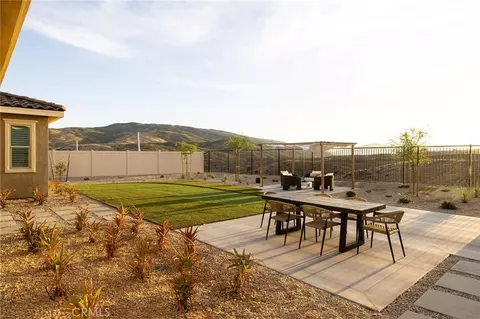 Exterior - 39273 Saddle Dr, Palmdale, CA 93551 photo 7 of 7