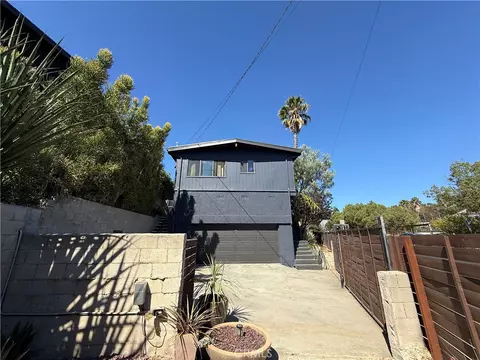 1925 Waterloo, Los Angeles, CA 90039