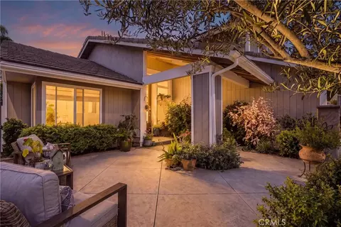 5771 Grimsby Dr, Huntington Beach, CA 92649