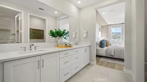Bath - 27308 Fox Den Pl, Valencia, CA 91381 photo 2 of 3