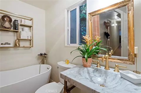 Bath - 150 Marshall Rd, Lake Arrowhead, CA 92352 photo 4 of 4