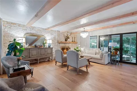 Living - 150 Marshall Rd, Lake Arrowhead, CA 92352 photo 2 of 6