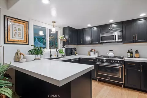 Kitchen - 150 Marshall Rd, Lake Arrowhead, CA 92352 photo 2 of 5
