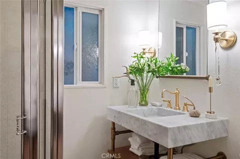 Bath - 150 Marshall Rd, Lake Arrowhead, CA 92352 photo 2 of 4