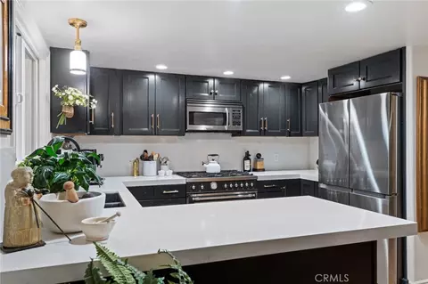 Kitchen - 150 Marshall Rd, Lake Arrowhead, CA 92352 photo 1 of 5