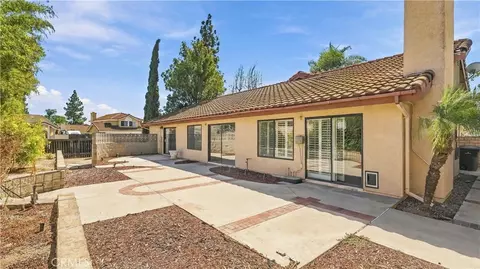 Exterior - 184 Cannon Rd, Riverside, CA 92506 photo 4 of 9