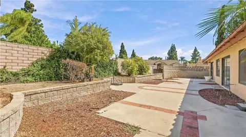 Exterior - 184 Cannon Rd, Riverside, CA 92506 photo 3 of 9