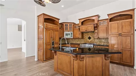 Kitchen - 184 Cannon Rd, Riverside, CA 92506 photo 2 of 5