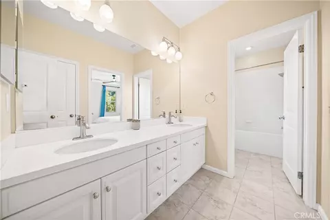 Bath - 21 Fanpalm, Irvine, CA 92620 photo 3 of 3