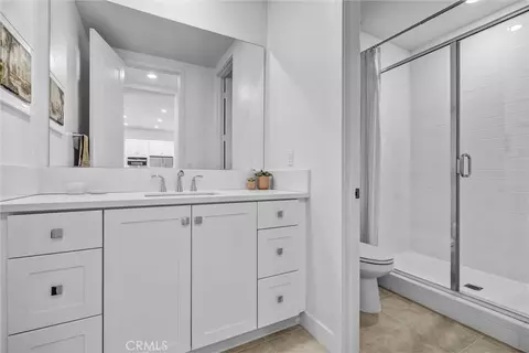 Bath - 143 Baluster, Irvine, CA 92618 photo 1 of 2