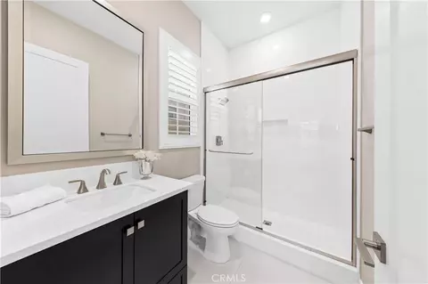 Bath - 91 Pelican, Irvine, CA 92618 photo 2 of 6