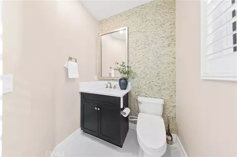 Bath - 91 Pelican, Irvine, CA 92618 photo 1 of 6