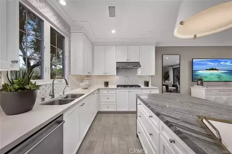 Kitchen - 166 Villa Rdg, Irvine, CA 92602 photo 3 of 3
