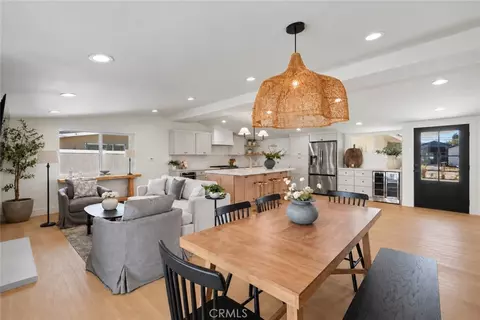 Dining - 2425 Bowdoin, Costa Mesa, CA 92626 photo 1 of 2