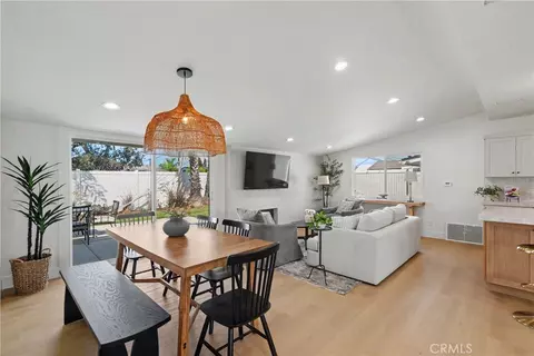 Dining - 2425 Bowdoin, Costa Mesa, CA 92626 photo 2 of 2