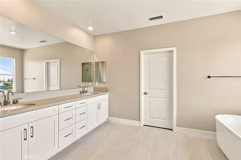 Bath - 16017 Willows Ct, Whittier, CA 90604 photo 1 of 5