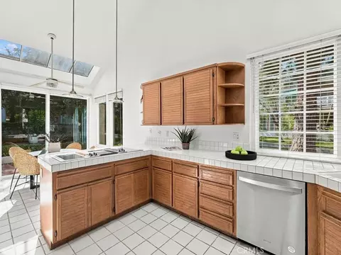 Kitchen - 48 Lakefront, Irvine, CA 92604 photo 3 of 5